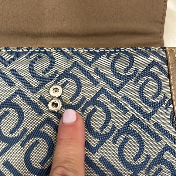 Liz Claiborne Tan and Blue wallet with Elegant Design - Picture 2 of 12